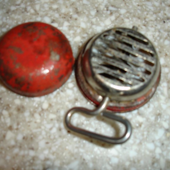 Bundle of 2 Vintage Nut / Spice Choppers or Grinders - Kitchen Primitive - Works - Picture 8 of 9